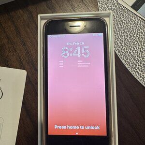 SALE-iPhone SE 2020 – Unlocked – Great Condition – Original Box – Ready to Use